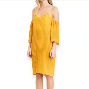 Elliatt Marigold Shift Dress Women's S Yellow Pleated Off-The-Shoulder Party NWT